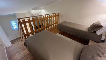 2 Schlafzimmer, Reisekinderbett, kostenloses WLAN, Bettwäsche