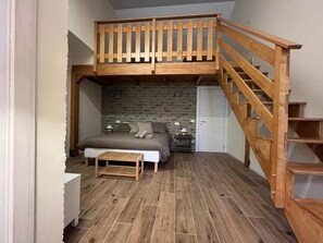 2 slaapkamers, reisbedje, gratis wifi, beddengoed