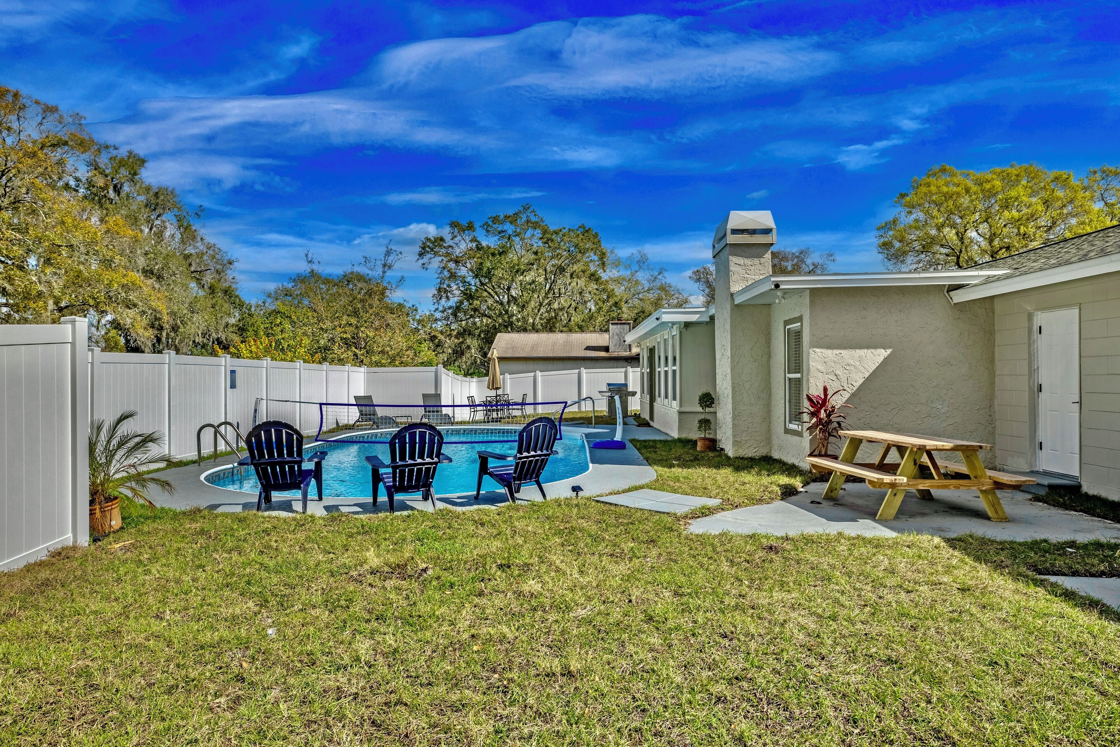 Outdoor pool, a heated pool