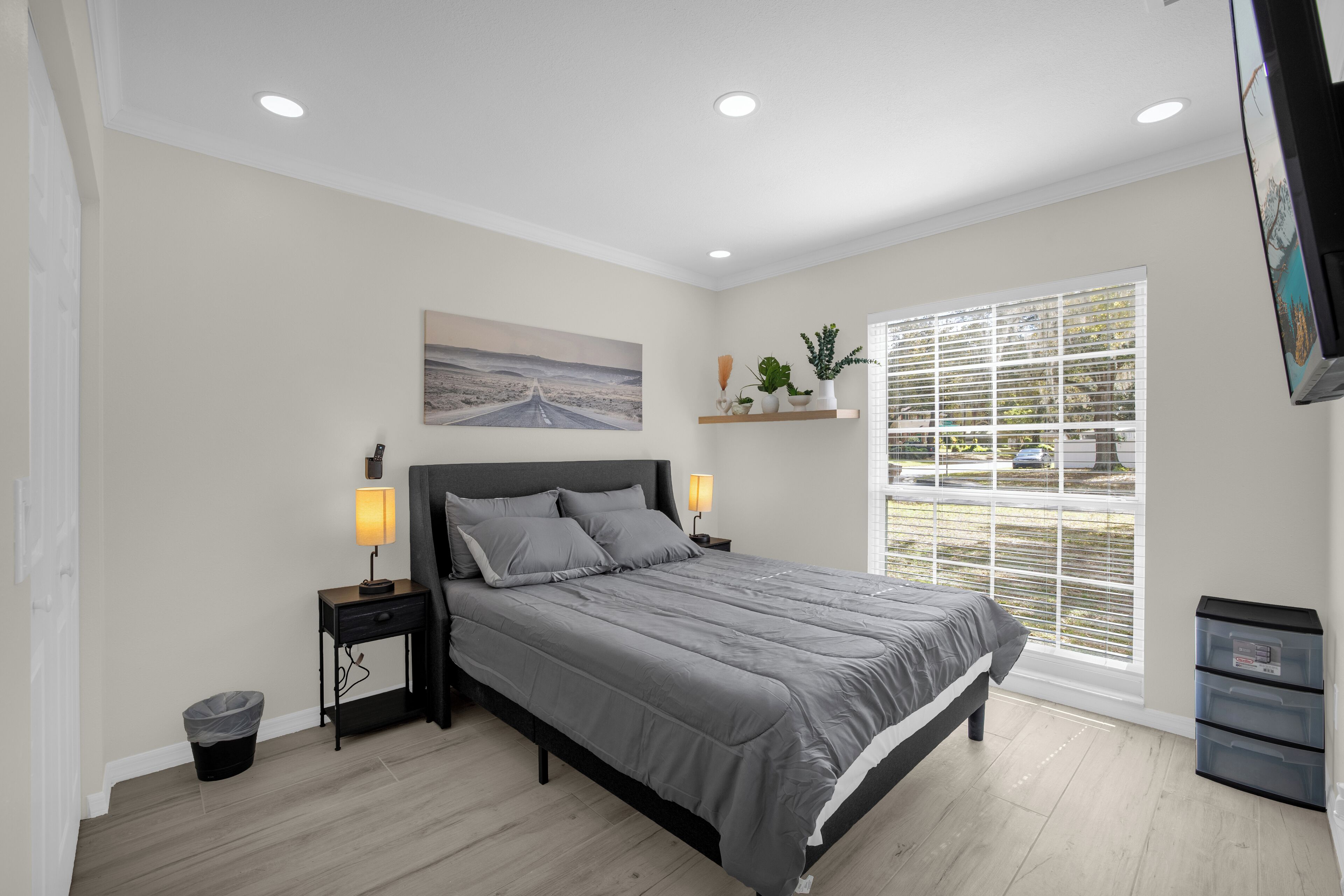 6 habitaciones, escritorio, tabla de planchar con plancha y wifi gratis 