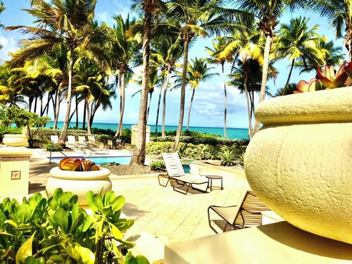 Fabulous Oceanfront Penthouse Villa- Live The Dream!! 