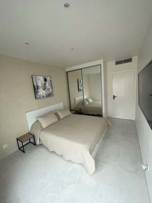 2 chambres, fer et planche à repasser, Wi-Fi gratuit, draps fournis