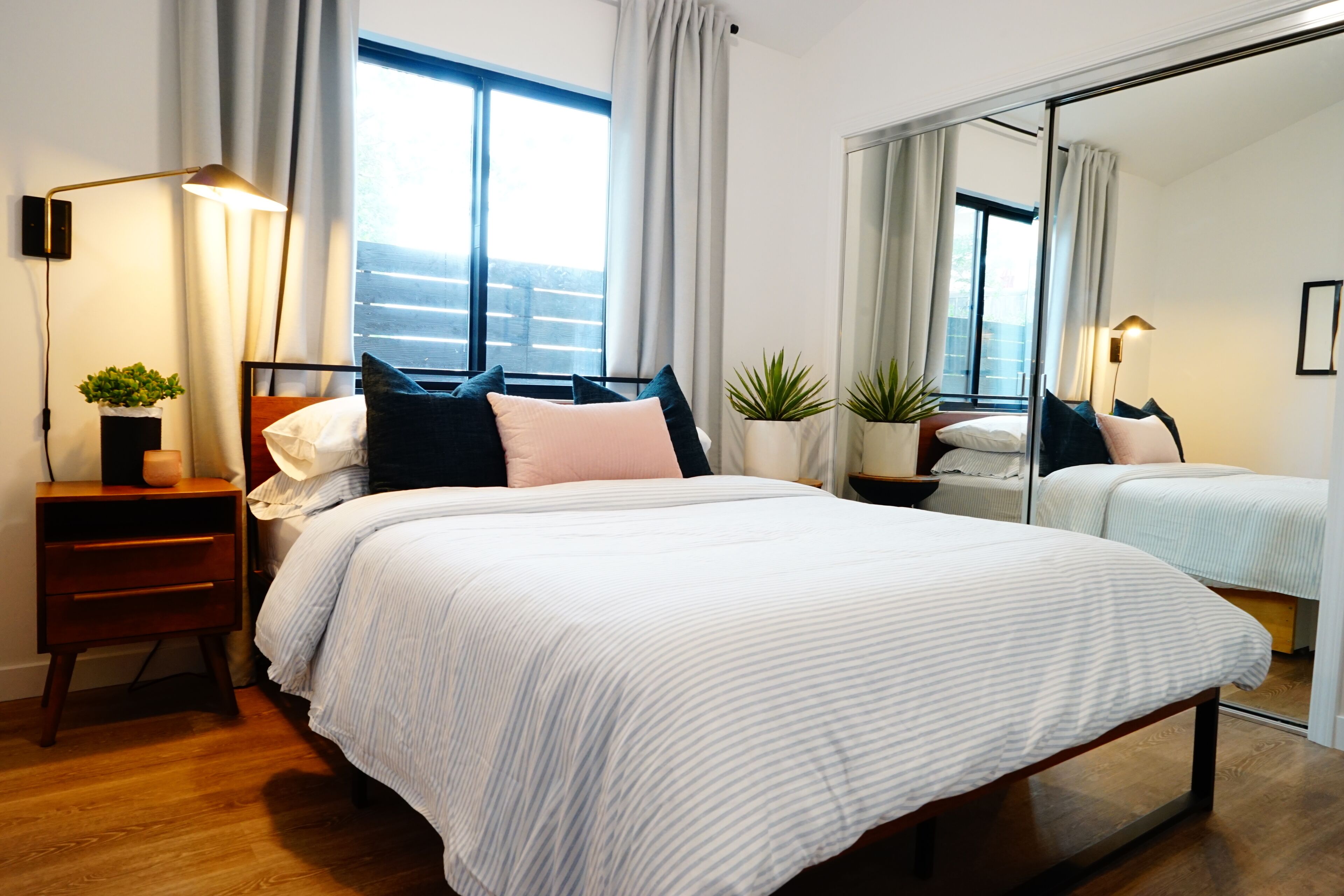 3 chambres, bureau, fer et planche à repasser, Wi-Fi gratuit