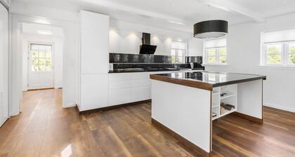 Cozy home in Fårevejle with WiFi