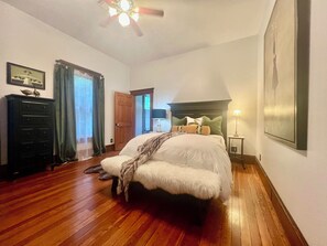 3 soverom, strykejern/-brett, reiseseng for barn og wi-fi (inkludert)