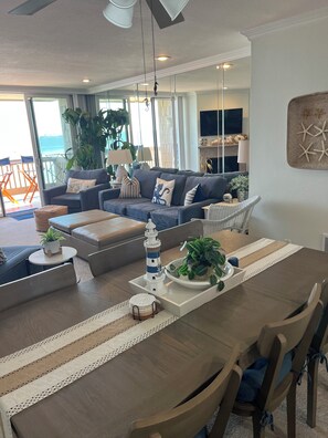 Smart-tv, pejs, bordfodbold, bordtennisbord