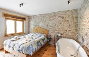 3 bedrooms, travel crib, free WiFi - 3 bedroom awesome home in Lamon (Lamon)