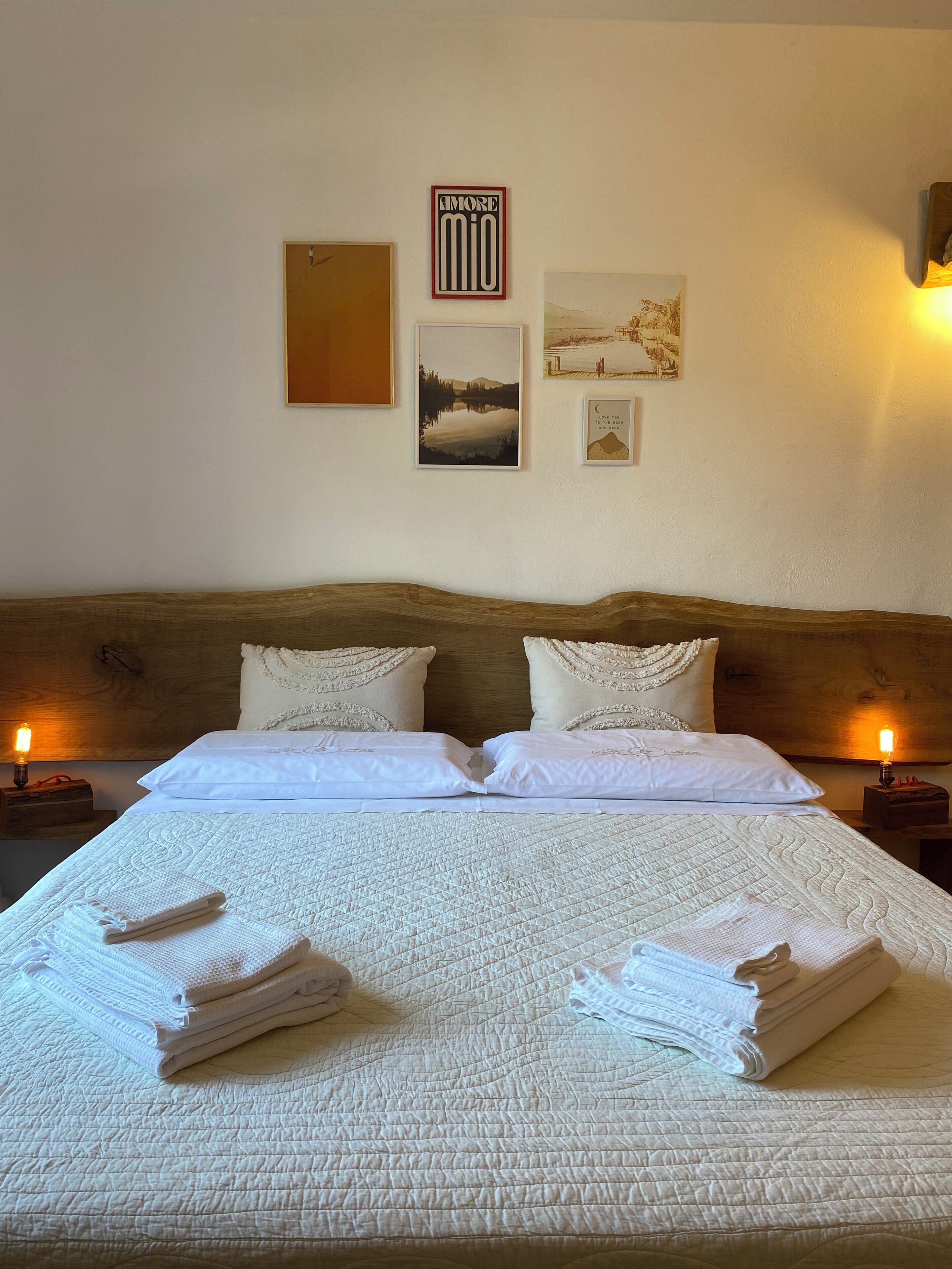 2 Schlafzimmer, Schreibtisch, Bügeleisen/Bügelbrett, Reisekinderbett