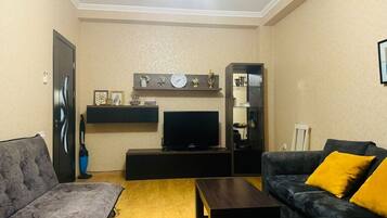 Room, City View | Living area