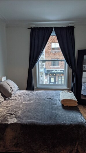 3 chambres, fer et planche à repasser, Wi-Fi, draps fournis