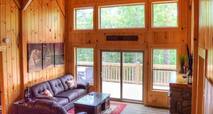 ACE HIGH Cabin- RRG- Hot Tub