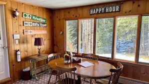 Dining - Pet-friendly Rustic Mtn House (Woodstock)