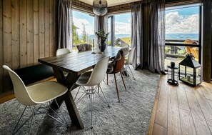 Dining - 4 bedroom beautiful home in øyer (Øyer)