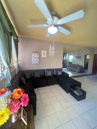 Hermosa Cama Amplia en la Ciudad