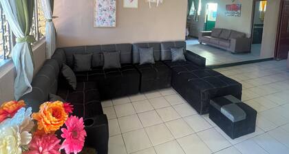 Hermosa Cama Amplia en la Ciudad