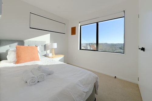 Spacious Three-Bedroom Home in Forrest Hill