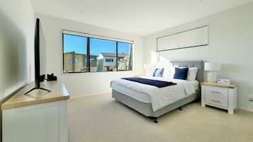 3 bedrooms, free WiFi, bed sheets