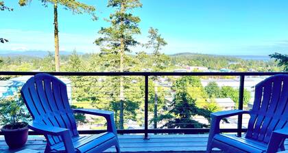 Waterview 3 Bedroom home in town, walk to town amenities, airport & hospital.