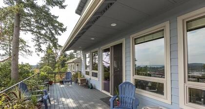 Waterview 3 Bedroom home in town, walk to town amenities, airport & hospital.