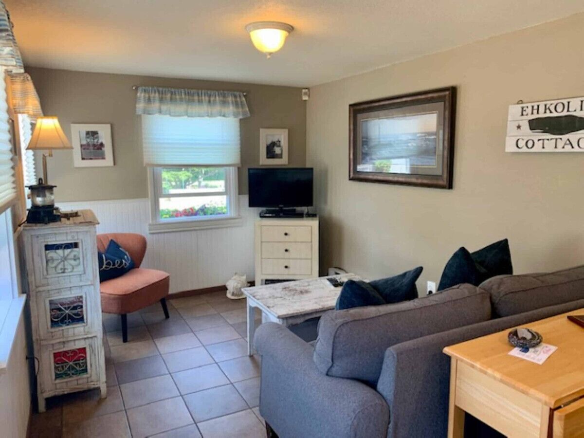Anchorage Cottages Unit 1 Dog friendly and close to the beach
