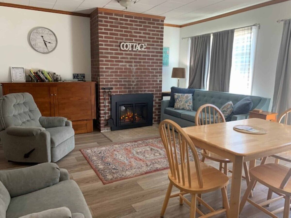 Anchorage Cottages Unit 7-Dog- Friendly and close to the beach