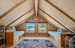 3 bedrooms, travel crib, free WiFi