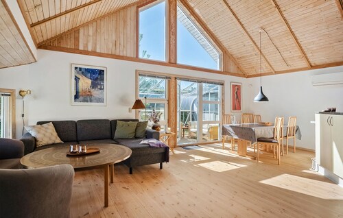Lovely home in Børkop with WiFi