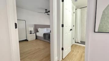 2 bedrooms, iron/ironing board, WiFi