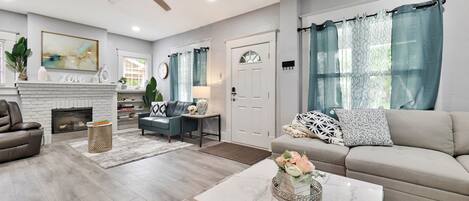 Smart-TV, peis, videospill og fotballspill