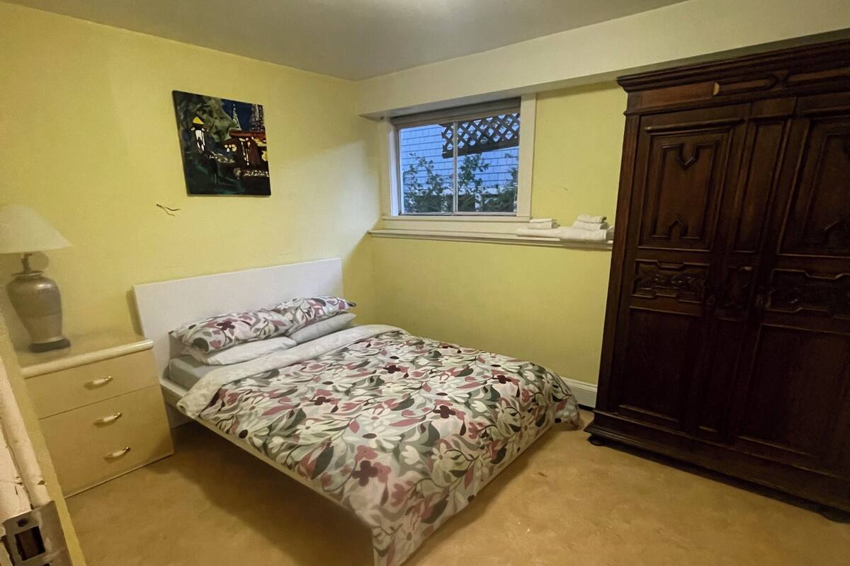 1 bedroom, desk, free WiFi, bed sheets