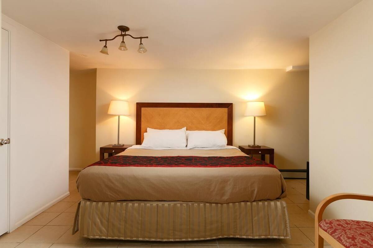 1 bedroom, desk, free WiFi, bed sheets