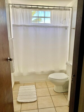 Hair dryer, bidet, towels, soap - Fairway Courts Studio in Palmas del Mar- Great Pool, Just Mins to Hotel/Beach (Humacao)