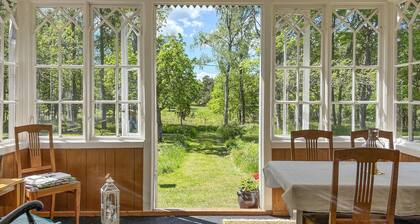 4 bedroom gorgeous home in Vikbolandet