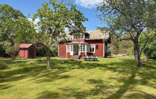 Exterior - 4 bedroom gorgeous home in Vikbolandet (Vikbolandet)