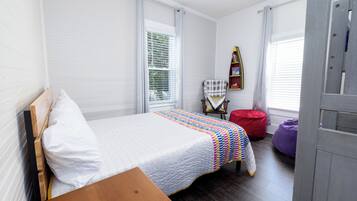 3 slaapkamers, reisbedje, gratis wifi, beddengoed