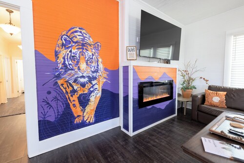 Renovated Bungalow 1 Block from Downtown Seneca! 7 miles from Clemson!