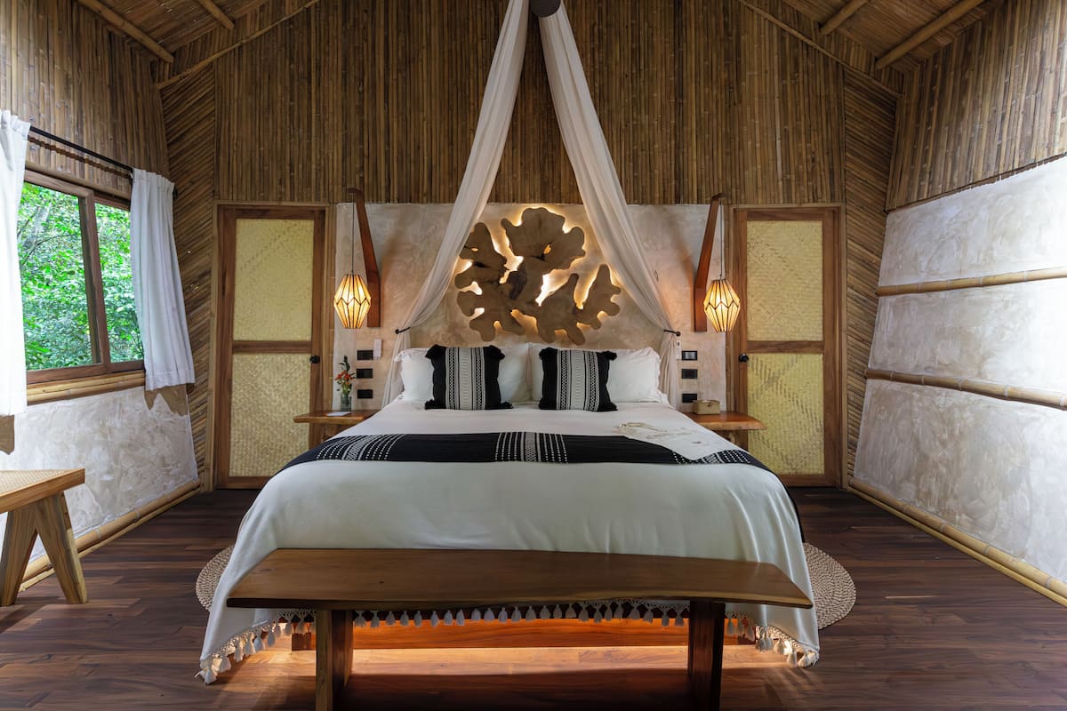 1 Schlafzimmer, Zimmersafe, individuell dekoriert