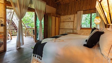 Suite Superior Nido | 1 bedroom, in-room safe, individually decorated, individually furnished