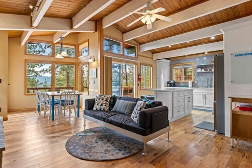 Lake Views Dog Friendly Cabin w/ Hot Tub!