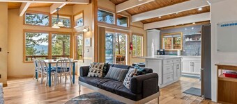 Lake Views Dog Friendly Cabin w/ Hot Tub!