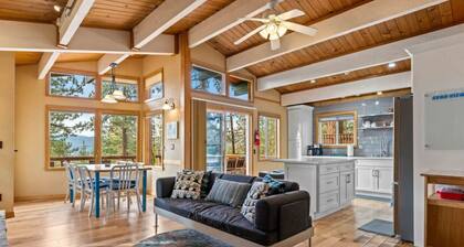 Lake Views Dog Friendly Cabin w/ Hot Tub!