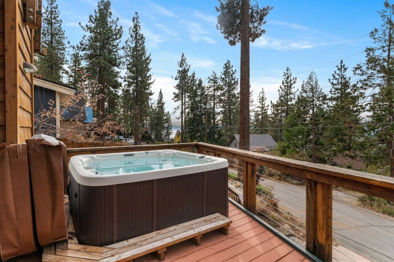 Tina de hidromasaje al aire libre