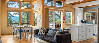 Lake Views Dog Friendly Cabin w/ Hot Tub!