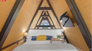 1 slaapkamer, een strijkplank/strijkijzer, gratis wifi, beddengoed