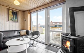 Fireplace - Beautiful home in Thisted (Thisted)