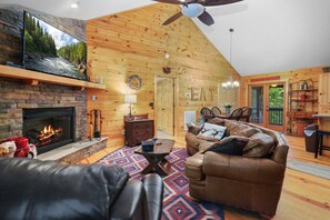 Smart TV, fireplace, DVD player, video library - Serenity Moon, a Spacious Cabin in Coosawattee River Resort, North GA Mountains (Ellijay)