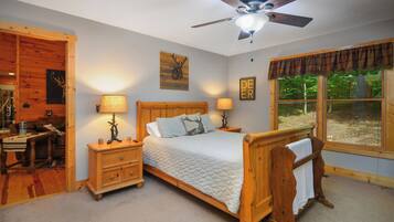 4 bedrooms, desk, iron/ironing board, free WiFi