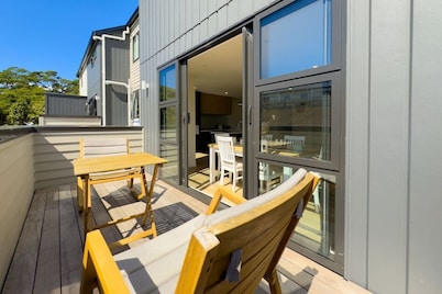 4Bs Newly Built Spacious Townhouse in Forrest Hill