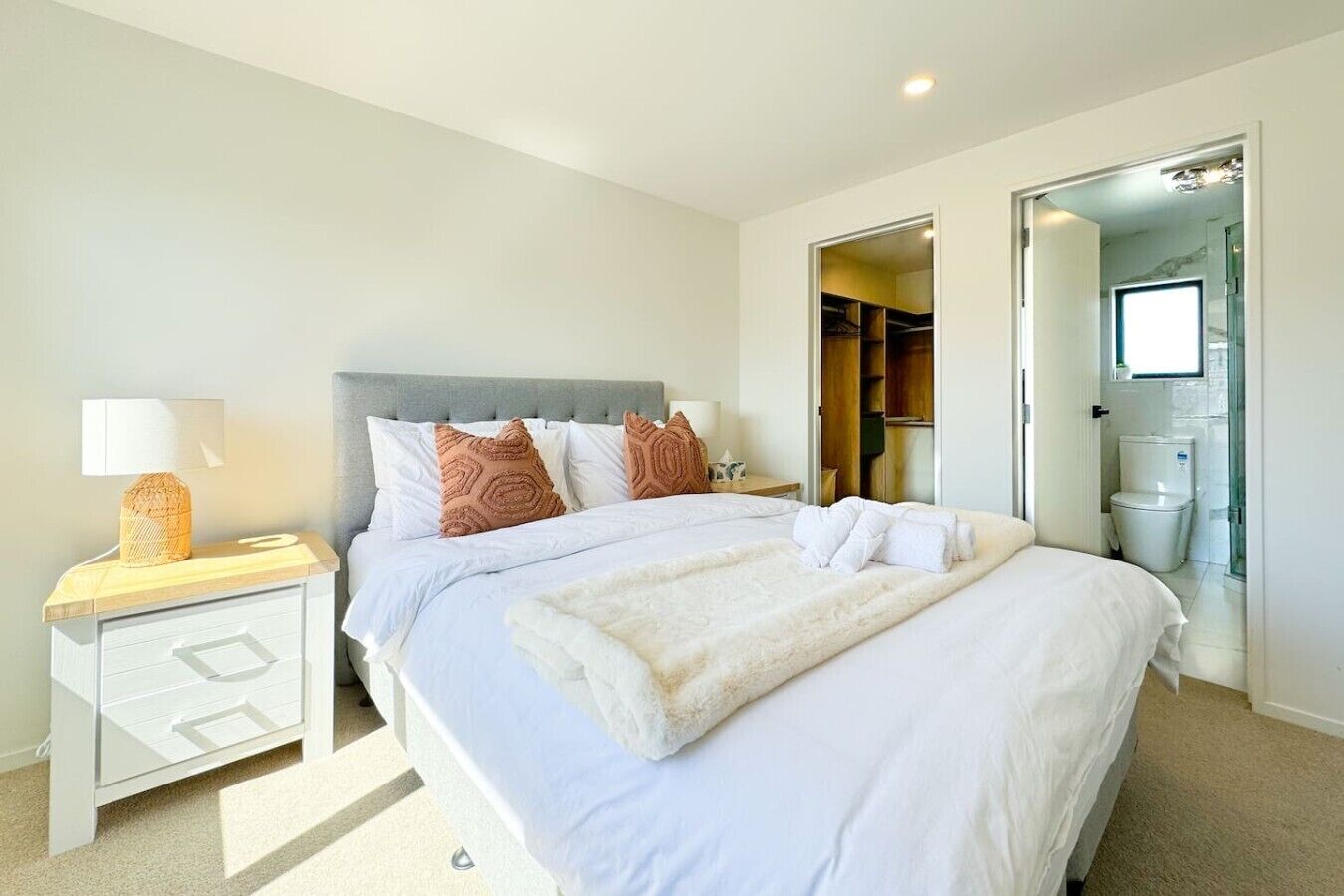 4 bedrooms, WiFi, bed sheets
