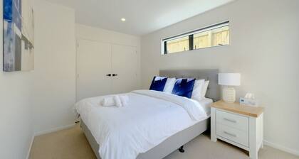 4Bs Newly Built Spacious Townhouse in Forrest Hill